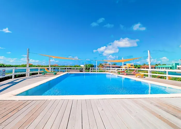 12 At Mara Laguna * San Pedro (Ambergris Caye)